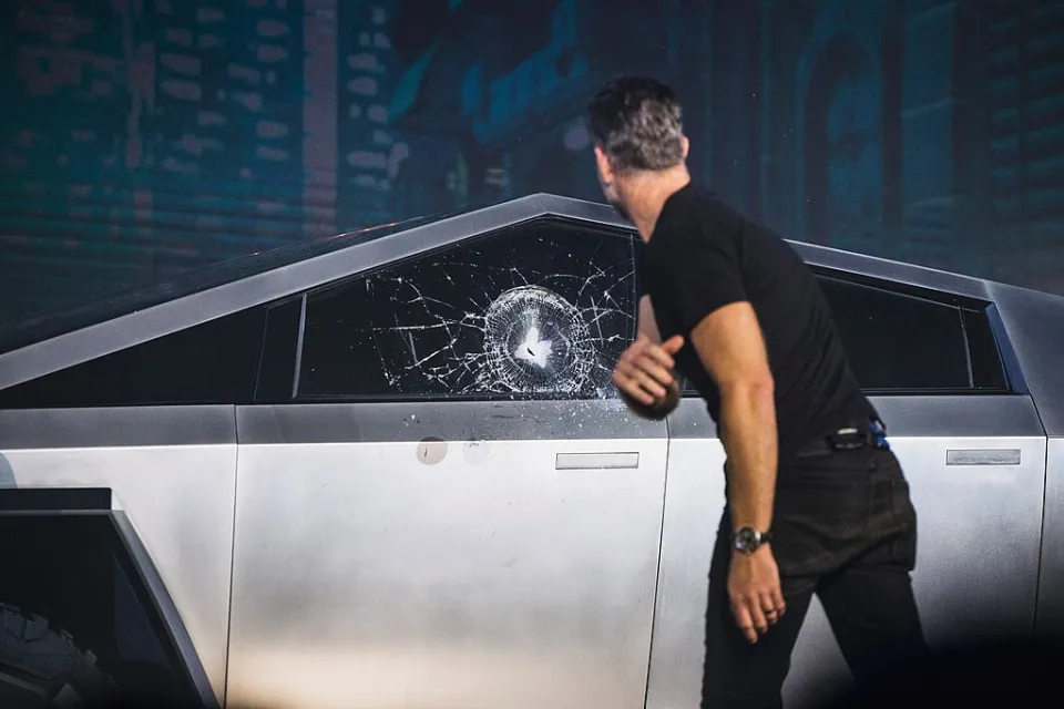 Tesla's chief deisnger easily smashes the window of the cybertruck in a demonstration gone wrong.